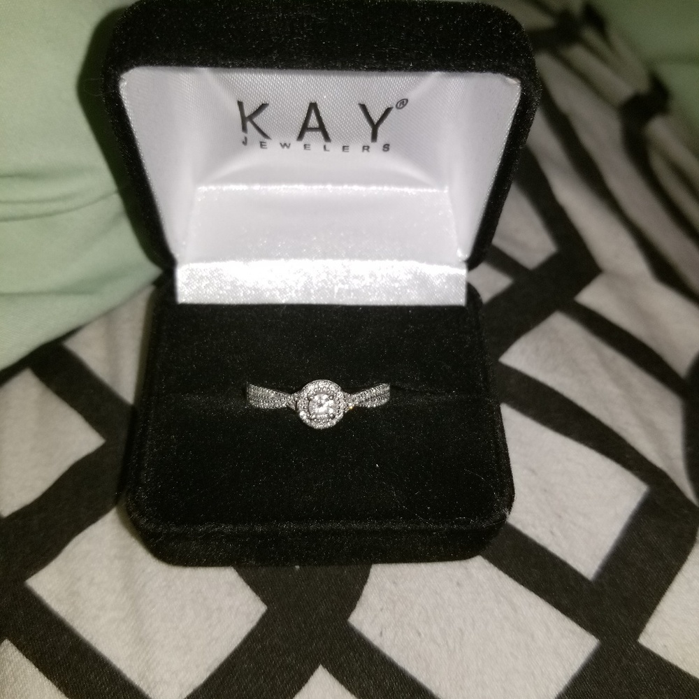 Diamond engagement ring